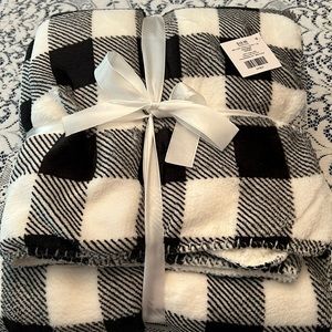 New never opened Hobby Lobby black and white buffalo plaid throw